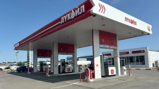 “Lukoyl” məntəqələrində MƏHDUDİYYƏT - Voloqdada maksimum 30 litr benzin almaq olur