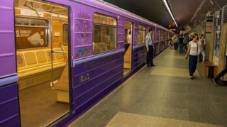 Bakı metrosunda qatarların qapısı niyə işləmir? - RƏSMİ CAVAB 
