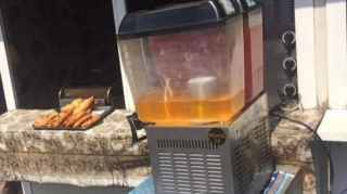 Küçələrdə satılan pirojki və qutabların yaratdığı təhlükə  - VİDEO