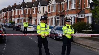 Полиция Лондона установила заграждения на Даунинг-стрит из-за подозрительного предмета