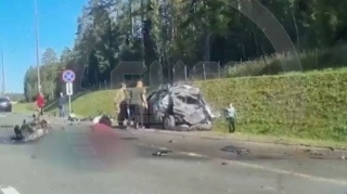 Dəhşətli qəza:  Yük maşını məktəbli velosipedçilərin üzərinə “uçdu”   - VİDEO - FOTO