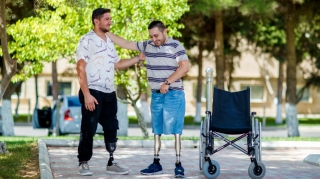 Daha iki qazi yüksək texnologiyalı protezlə təmin edildi - FOTO