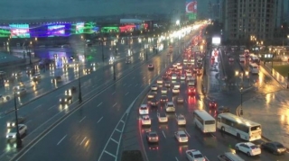Дождь парализовал движение на ряде улиц и проспектов Баку  - ФОТО