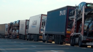 1542 yük maşını gömrük-keçid məntəqələrində GÖZLƏYİR 