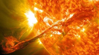 Günəşdə güclü partlayış oldu 