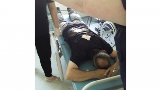 Mingəçevirdə bazarın qarşısında qadın kişini bıçaqladı - FOTO