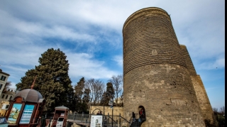 Qız Qalasının qarşısındakı körpü təmirə bağlandı  - FOTO
