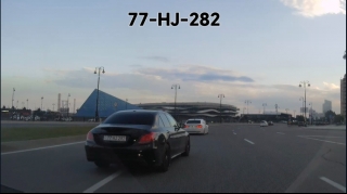 Водитель не смог проехать 20–30 метров, не меняя полосу движения — ВИДЕО 