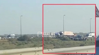 Bakı-Ələt yolunda QƏZA: "Mercedes Sprinter"  aşdı - VİDEO