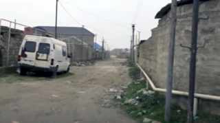 Bakıda sakinləri təngə gətirən yol problemi  - Müraciətimizə baxan yoxdur - VİDEO 