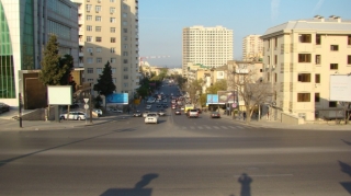 В Баку на улице Абдуррагим бека Хагвердиева ограничат движение транспорта 