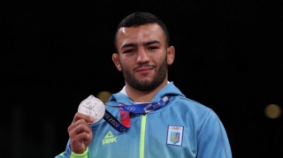 Ukrayna üçün döyüşmək istəyən azərbaycanlı - Yaxamı kənara çəkə bilmərəm  - VİDEO