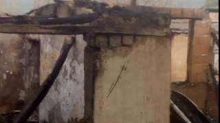 Qubada 3 gün əvvəl ölən şəxsin evi tamamilə yanıb, ailə evsiz qalıb   - FOTO