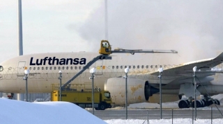 Aeroport əlverişsiz hava şəraiti səbəbindən fəaliyyətini dayandırıb 