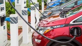 Elektrikli avtomobil sahiblərinə vacib xəbər – Qaydalar və cərimələr açıqlandı 