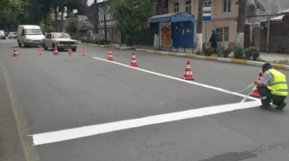 Regionlarda istismar müddəti keçmiş yol nişanları yeniləri ilə əvəzlənir  - FOTO