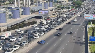 Bakının bir sıra yollarında tıxac yarandı 