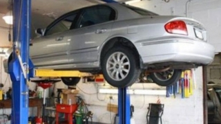 Bakıda səsboğucu oğurlamaqda şübhəli bilinən iki qardaş saxlanılıb  