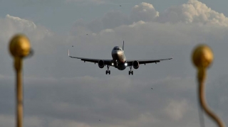 Müğənni təyyarə qəzasında öldü - FOTO 