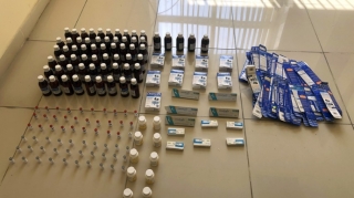 Gömrükçülər xurma yükündə dərman preparatları aşkarlayıb