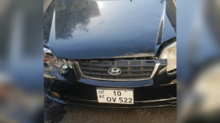 Qəza törədən sürücü telefonunu söndürüb aradan çıxdı- ŞİKAYƏT   - FOTO