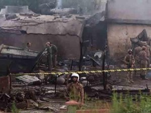 Təlim təyyarəsi qəzaya uğradı: 19 ölü, 16 yaralı - VİDEO