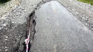 Dəmirçi-Lahıc yolu çökdü: Sürücülər şikayətləndilər - VİDEO 