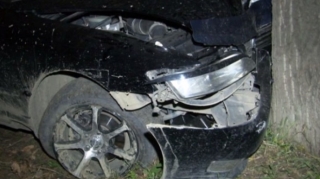 Beyləqanda  “Daewoo” avtobus dayanacağına çırpıldı: 2 nəfər öldü 