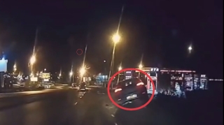 İdarəetməni itirən sürücü avtomobili yanacaqdoldurma məntəqəsinə çırpdı - VİDEO