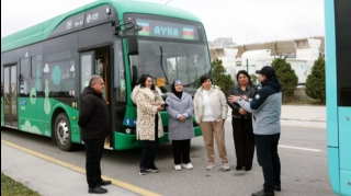 Шесть кандидаток готовятся к экзаменам:  AYNA продолжает обучение женщин-водителей автобусов в Баку - ВИДЕО