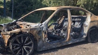 “BMW” yanıb kül oldu - FOTOLAR 