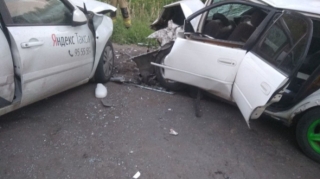 "Toyota" və "Lada" toqquşdu: 3 ölü, 6 yaralı 