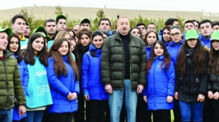 Cəmiyyətə töhfə və fərdi uğurun ən sadə düsturu – könüllülük 