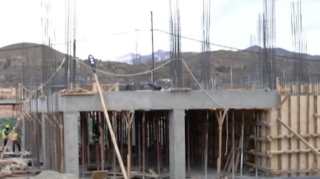 Dağlar üzərində unikal şəhər:  Kəlbəcərdə yeni binalar inşa edilir  - VİDEO