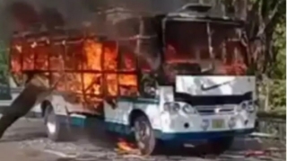 В Индии загорелся автобус с паломниками, 9 человек погибли 