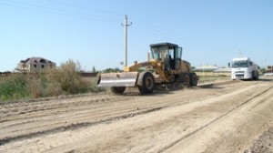 Hacıqabulda 10 yaşayış məntəqəsini birləşdirən yolun tikintisi davam edir - VİDEO