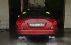 “Mercedes”in “qluşitel”indən köpük axdı - VİDEO