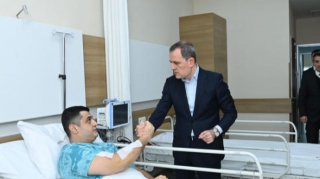 Nazir İranda səfirliyə hücum zamanı yaralananları ziyarət etdi  - FOTO