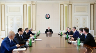 Prezident müşavirə keçirdi - FOTO