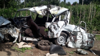 Yevlaxda iki maşın toqquşub, ölən var 