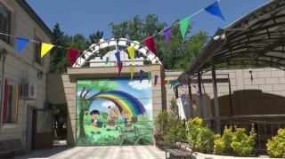 "Pearls Kids" bağçasının damında qanunsuz tikinti aparılır - VİDEO 