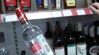 Marketdə saxta alkoqollu içkilər aşkarlanıb - FOTO 