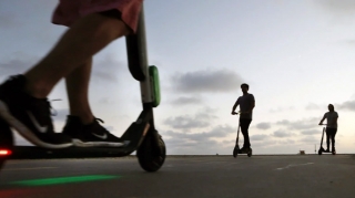 В Китае пьяный водитель наехал на группу скутеристов: погибли 8 человек 