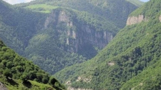 Ermənistan torpaqlarımızı işğal etməklə hansı gəlirləri əldə edib?