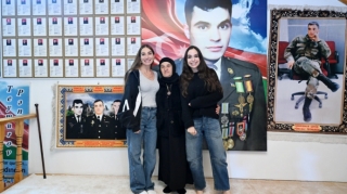 Arzu Əliyeva Milli Qəhrəman Pəncəli Teymurovun ailəsini ziyarətdən paylaşım etdi 