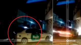 В Баку водитель такси устроил аварию и скрылся с места происшествия - ВИДЕО 