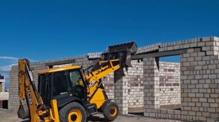 Gəncədə qanunsuz tikinti işlərinin qarşısı alınıb - VİDEO 