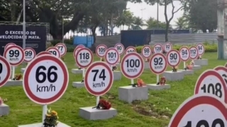 Sürət həddini aşaraq qəzada ölənlərin qəbiristanlığı - VİDEO 