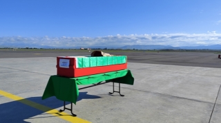 İtkin şəhidimizin nəşi Naxçıvana gətirildi - FOTO  - YENİLƏNİB