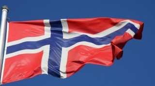 Norveç Rusiya gəmiləri üçün limanlarını bağlayır 